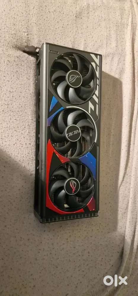 ASUS ROG Strix NVIDIA GeForce RTX 4090 24GB GDDR6X Gaming Graphics Car