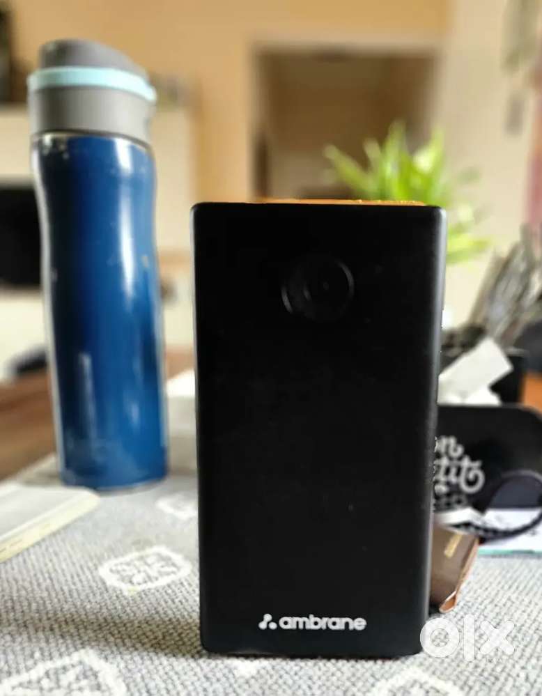 Superfast charging 100 W powerbank on the go