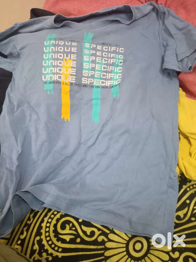 Shirt t-shirt jeans