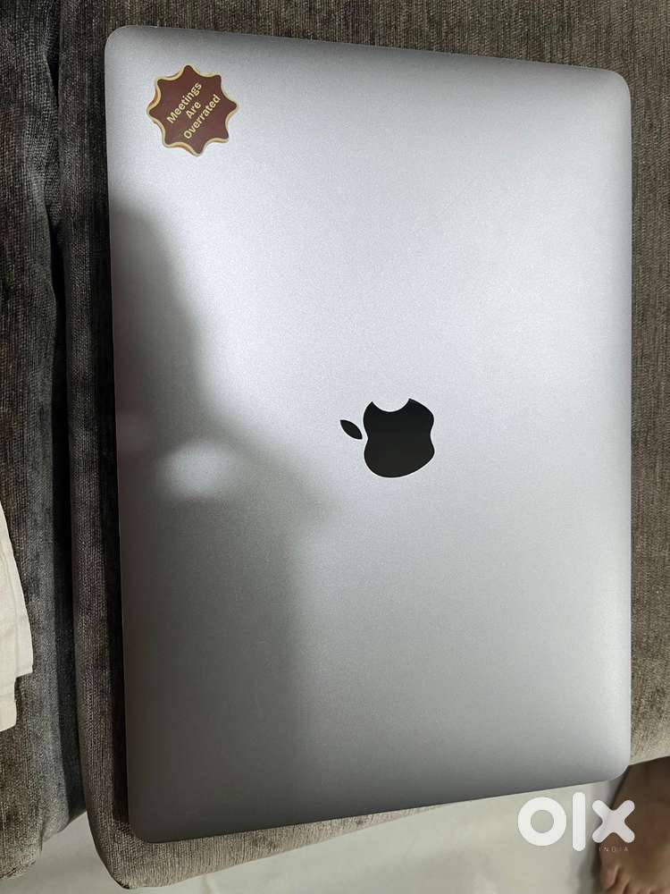 MacBook Air (2018)  (Intel i5 13.3 Inch) 8 GB / 256GB
