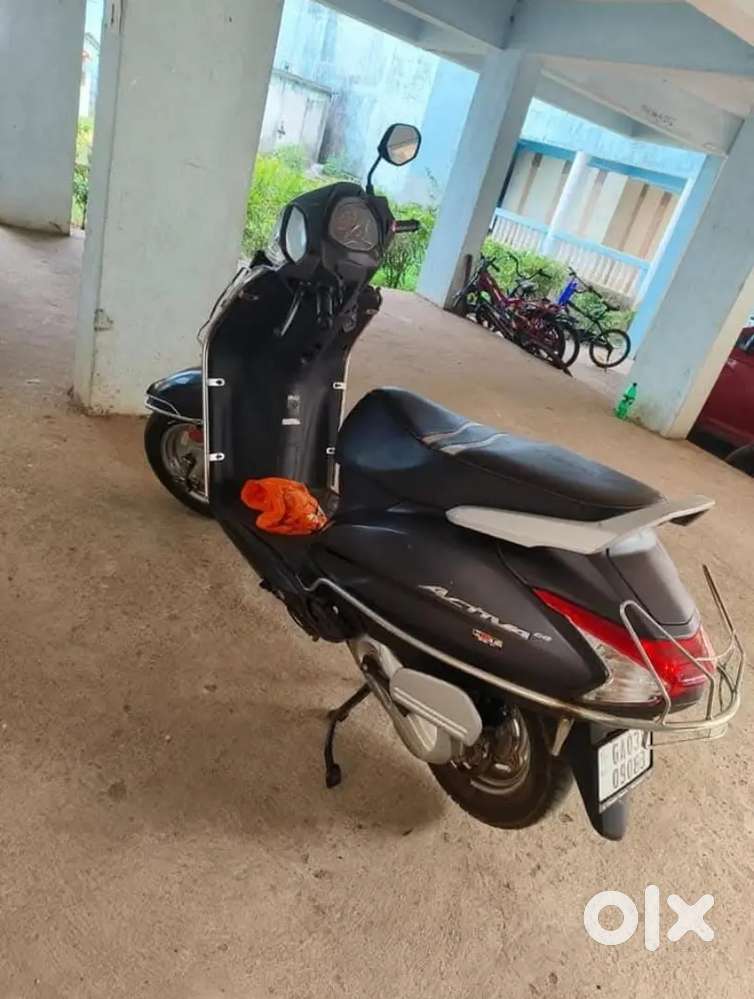 Selling.                          scooty