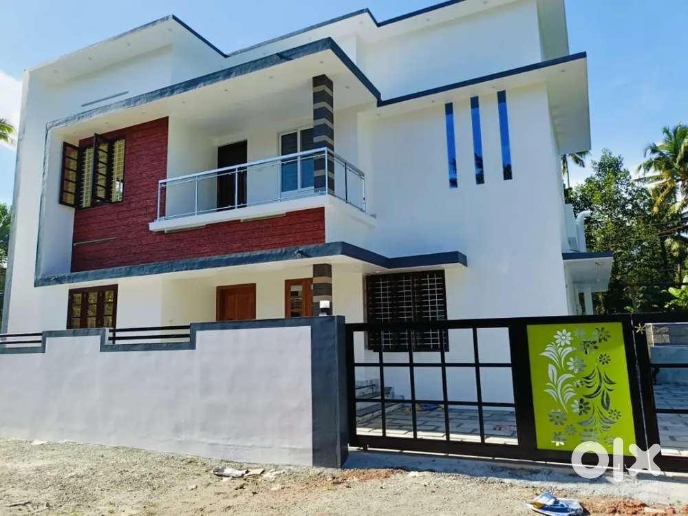 KOLLAM PERUMPUZHA NEW HOUSE  ( 4Bhk Atchd  2000sqr