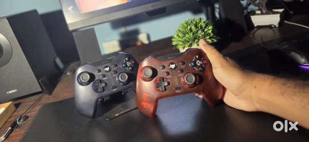 EvoFox Elite X wireless dual vibration controller