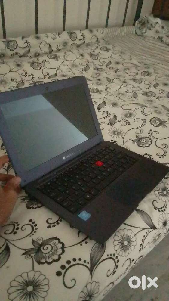 Laptop Iball compbook reason of selling not switching on from 5 days)