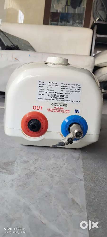 This is an A.O. Smith HSE-SAS-006 electric storage water heater