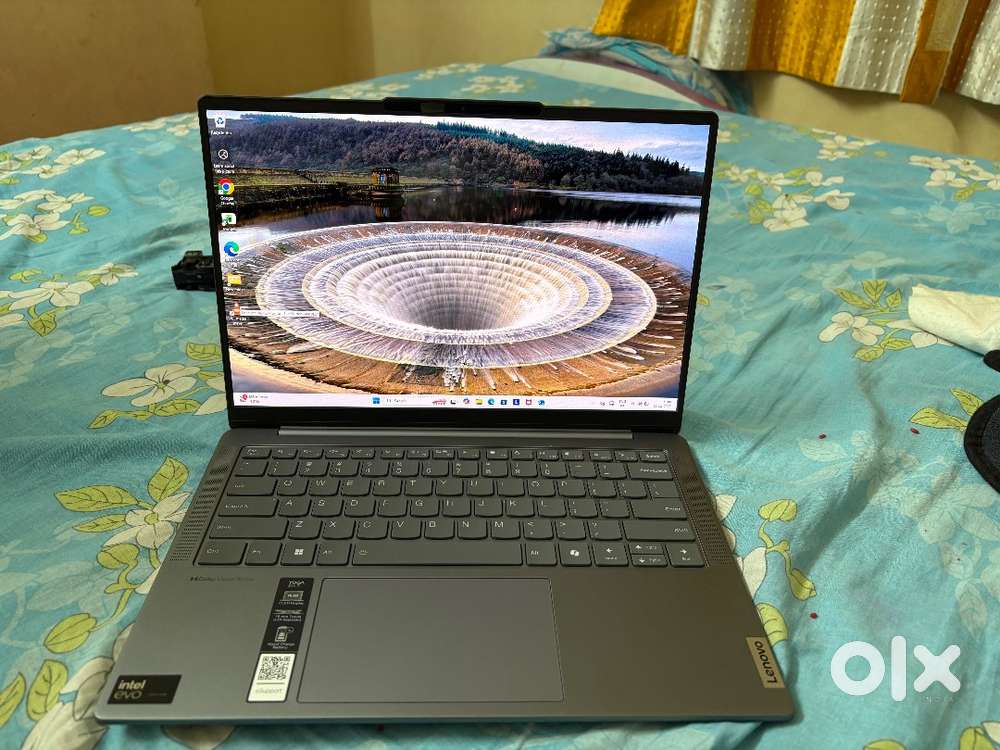 YOGA SILM 7 AI / ULTRA 5 125 H /2025