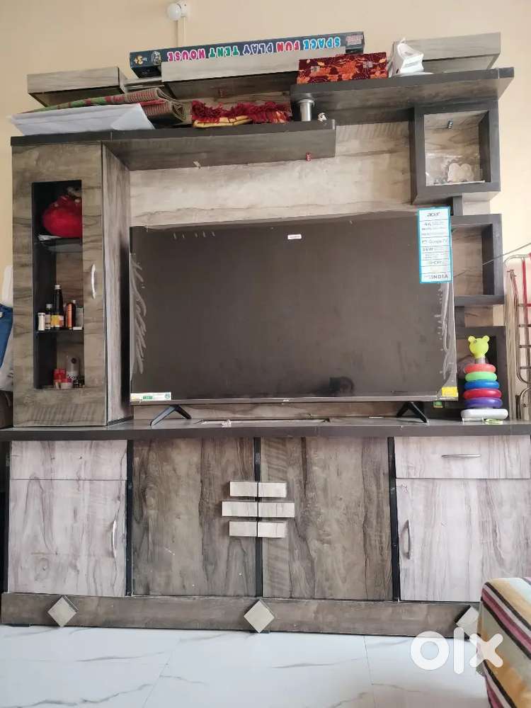 Tv unit cum showcase