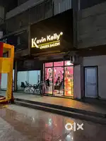 Running condition unisex salon for sell..