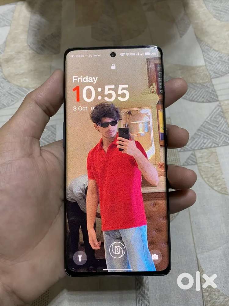 One plus 11R 8/128 Rs22500