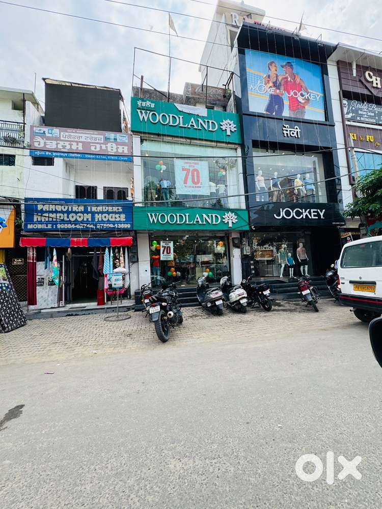 Showroom space available on lease in Ludhiana