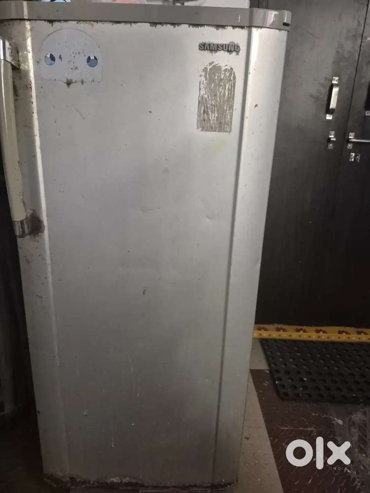 Samsung refrigerator at just 2k