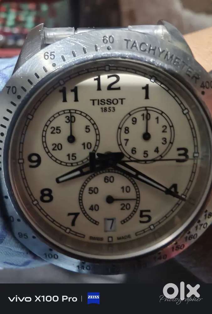 Tissot v8 watch quartz movement