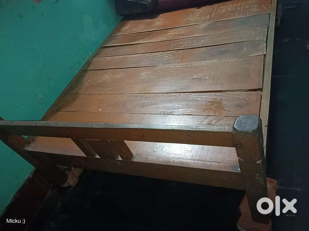 Queen size bed