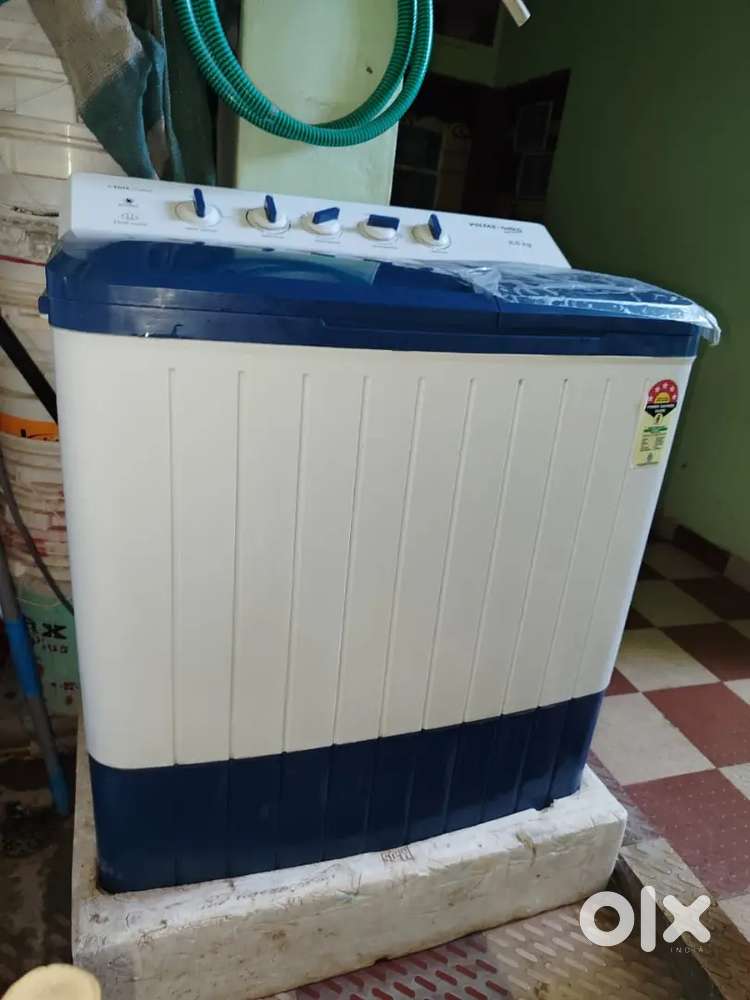 Semi automatic voltas washing machine
