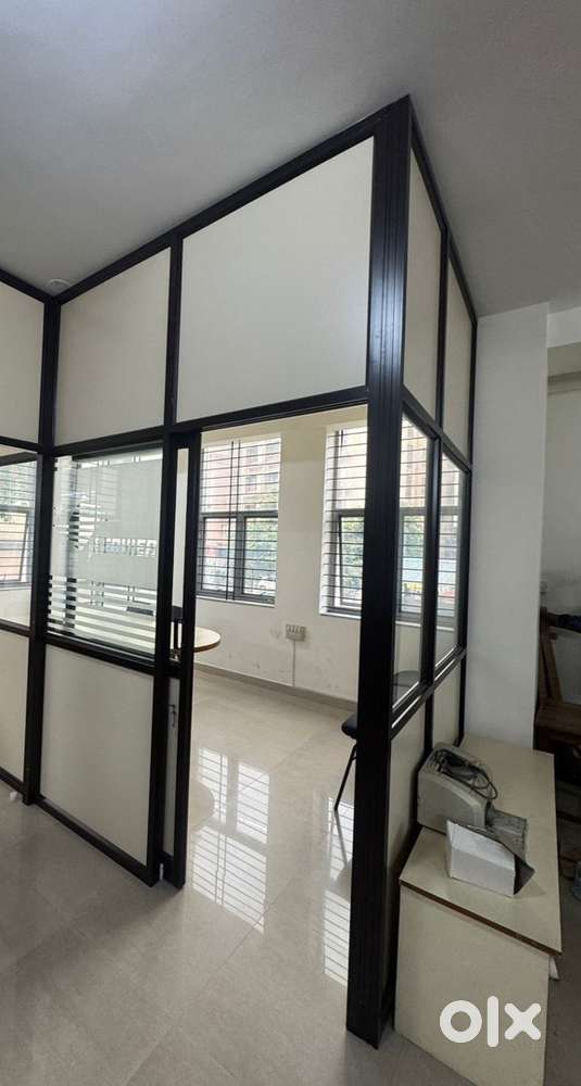 Aluminium partition with sliding door