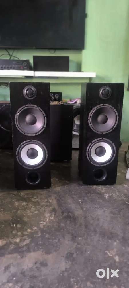 Tower speaker and 2.1 amplifier