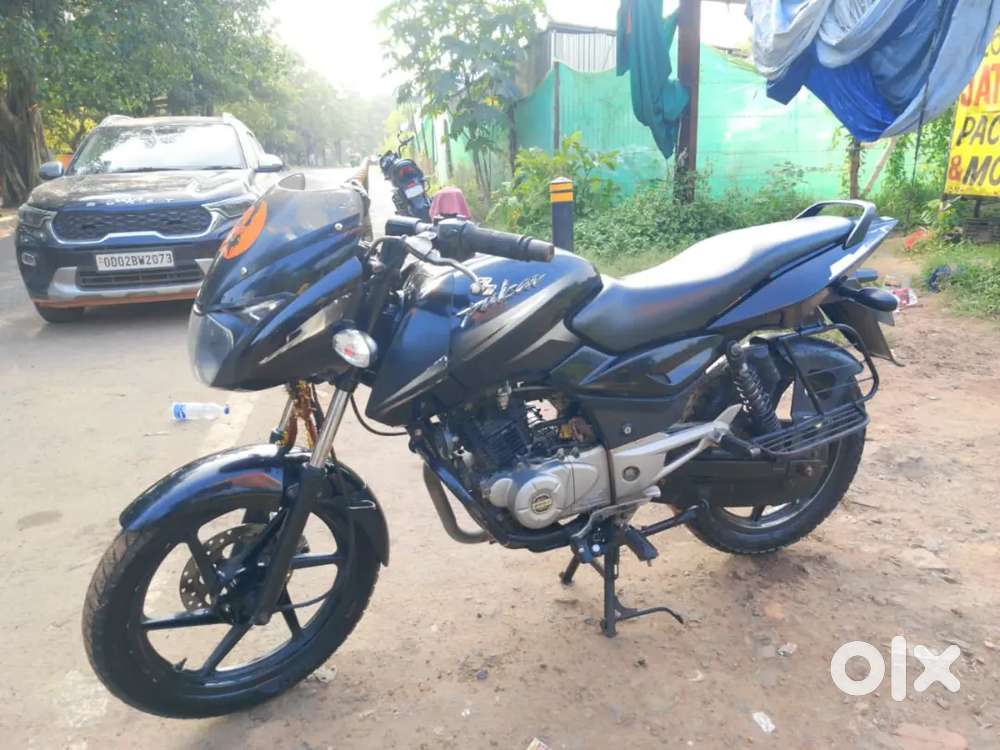 Selling bajaj pulsar 150