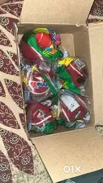Good Quality Red Cricket Tennis Balls for Sale.