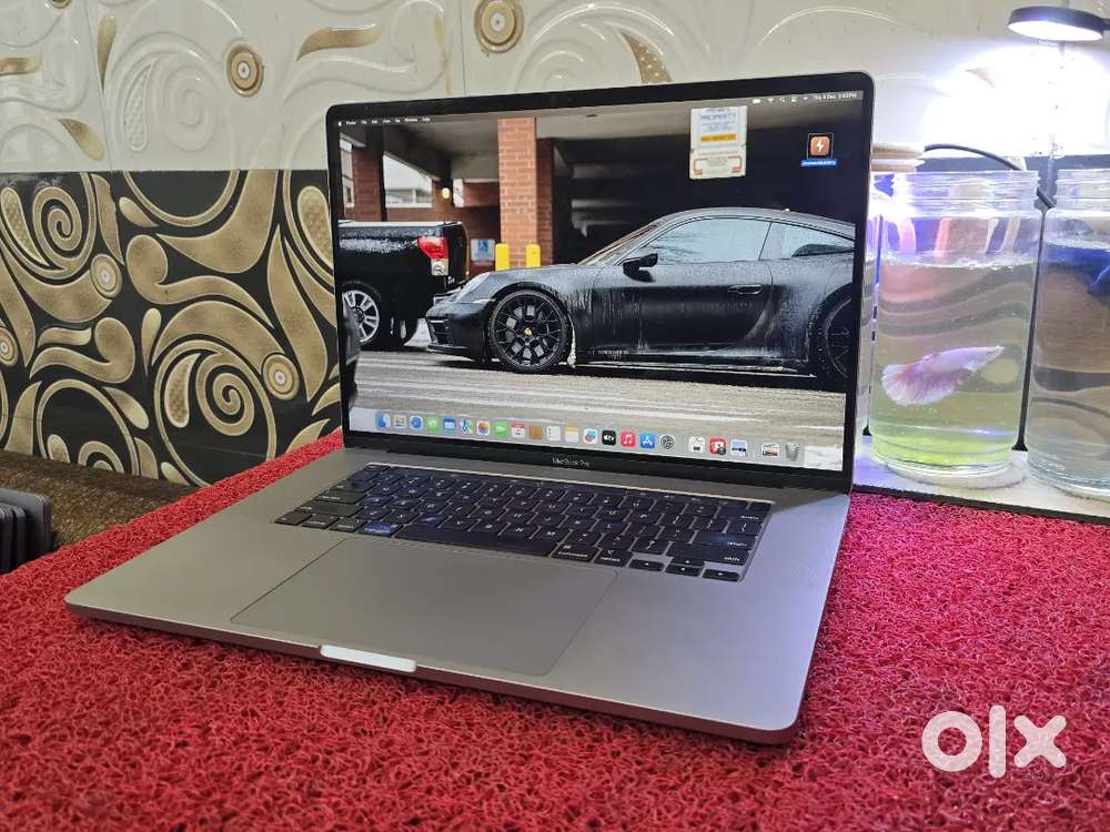 Apple Macbook Pro 2021 i7 16gb 512gb 5.5gb Graphics 16inch Retina