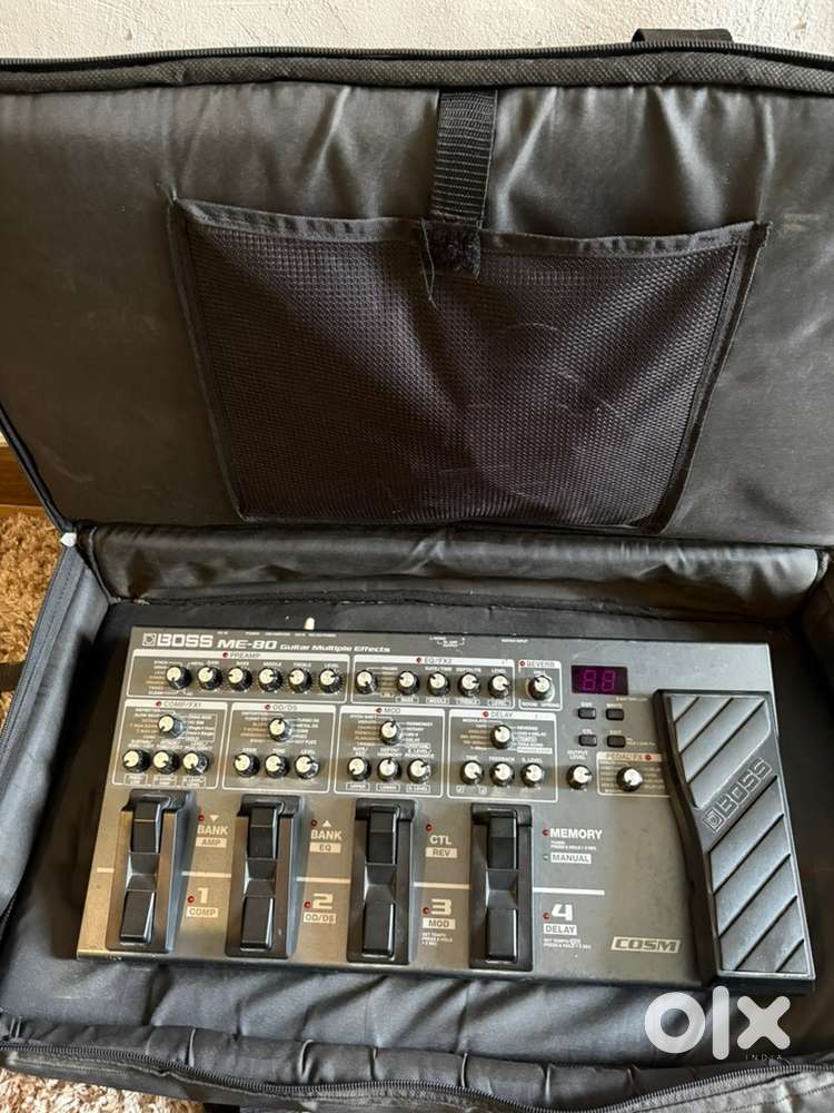 Boss ME-80 guitar proccser & gator hard case for electric guitar