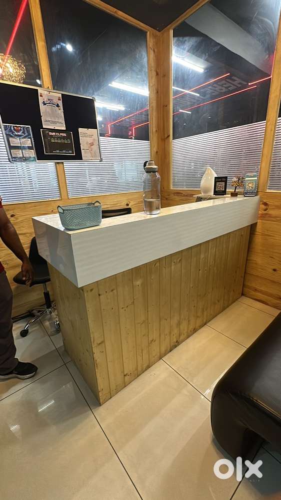 Reception table