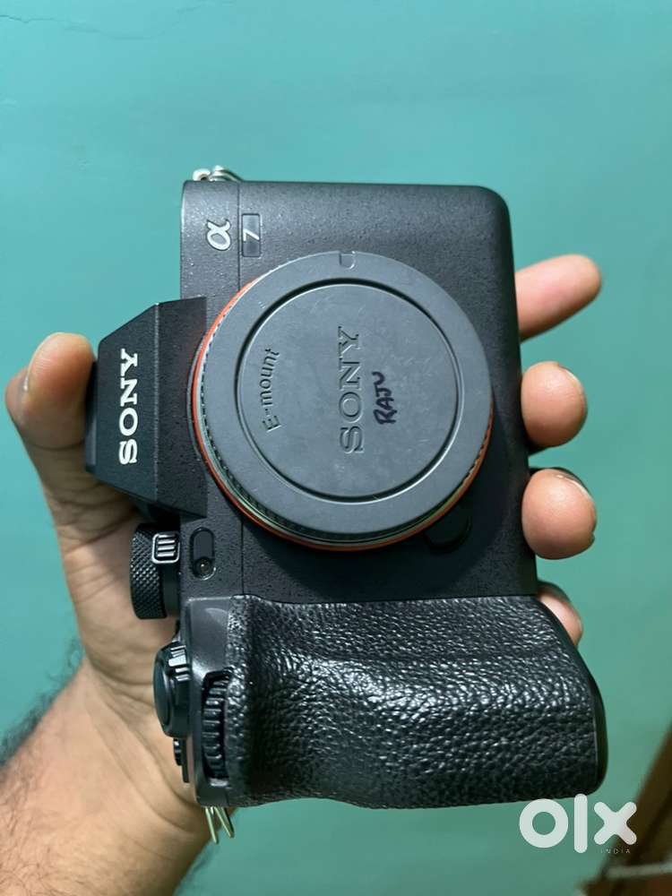 Sony A7M4 Body and regular lens
