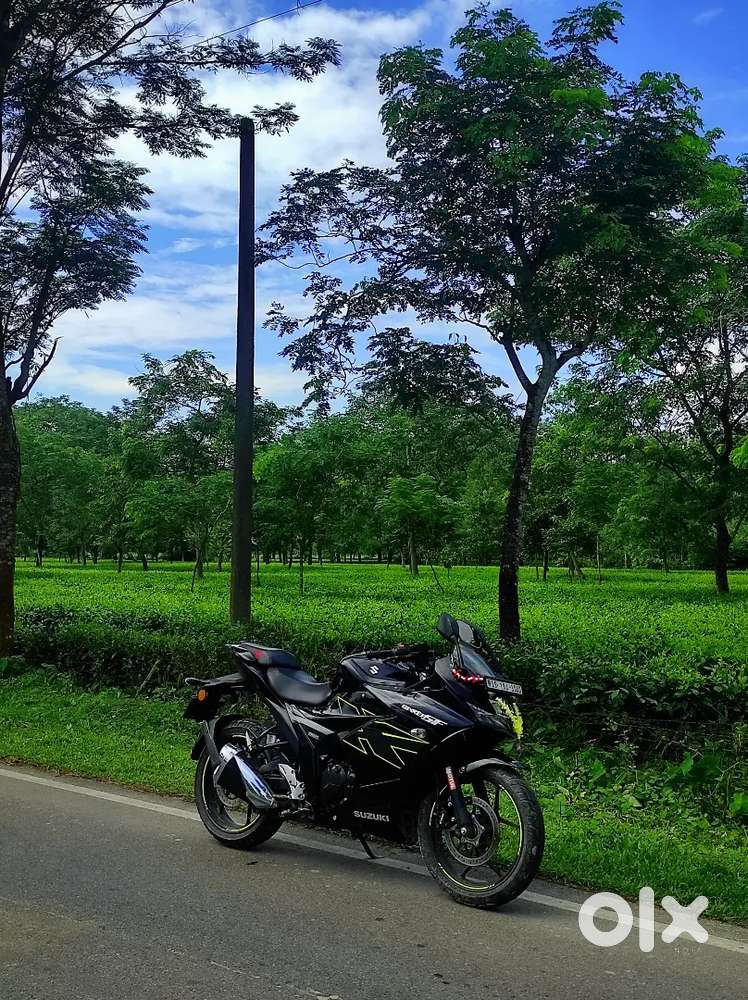 Suzuki Gixxer SF 155 (Black Colour)
