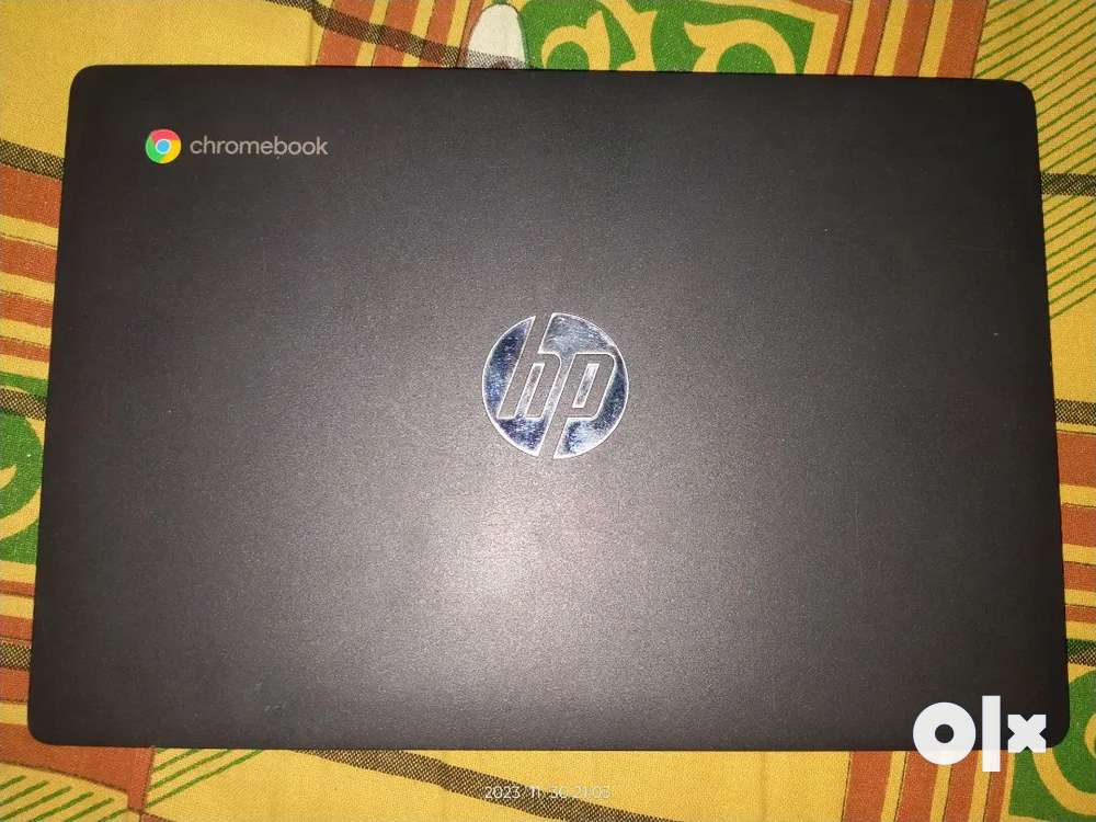 Chromebook ( in good condition )
