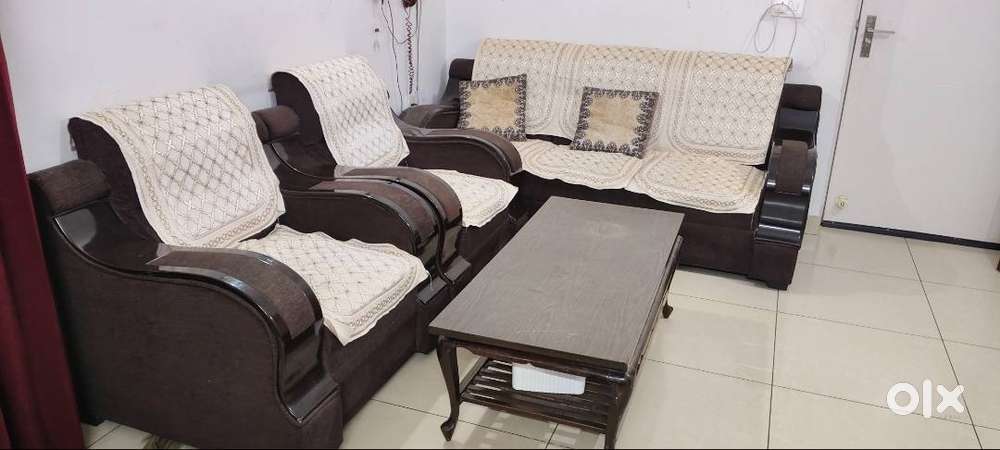 5 seater sofa and table