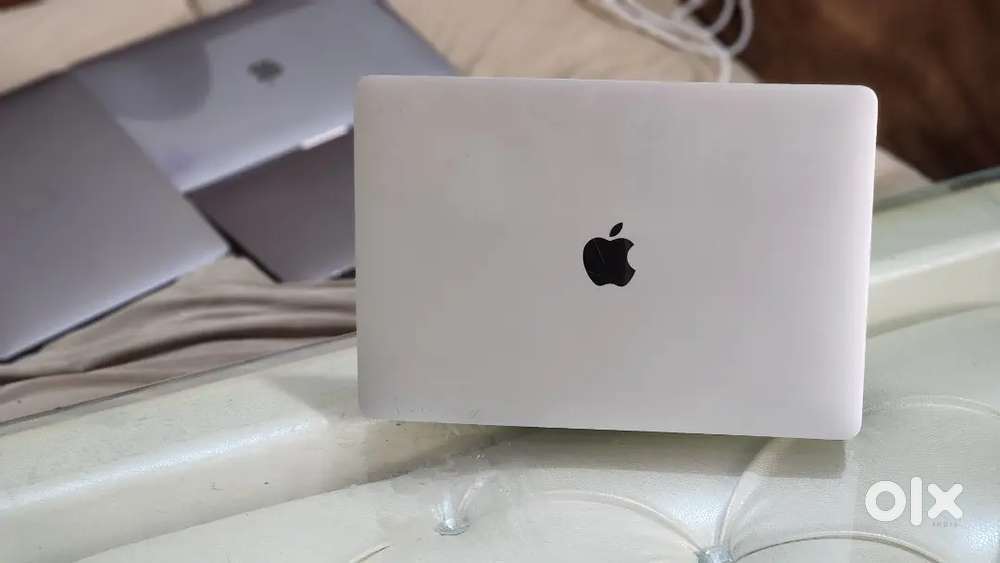 Apple Macbook Pro i5 8gb Ram 128gb Apple SSD 2018Mfd