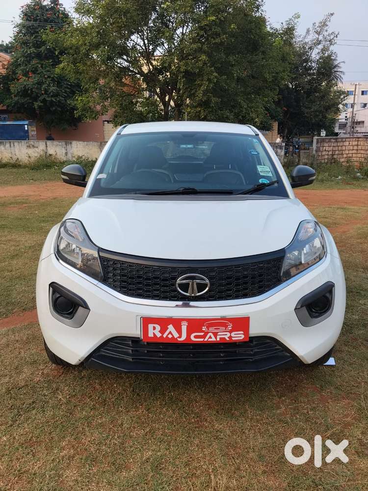 Tata Nexon 1.2 Revotron XMA AMT (S), 2018, Petrol