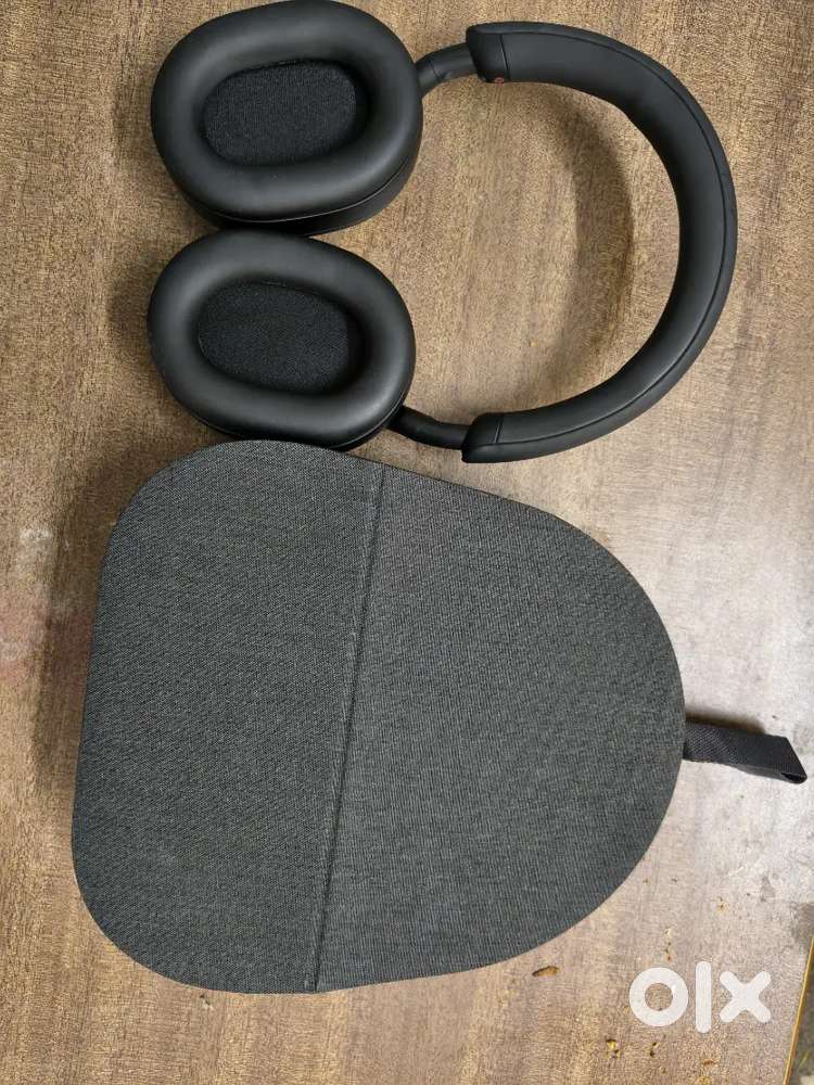 Sony xm51000 Brand new