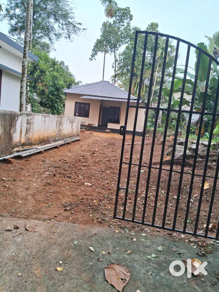 10 സെന്റ് സ്ഥലം + വീട് വിൽപ്പനയ്ക്ക്