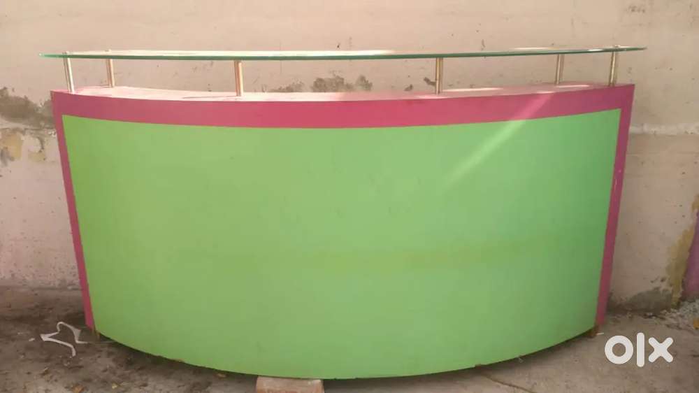 Reception table