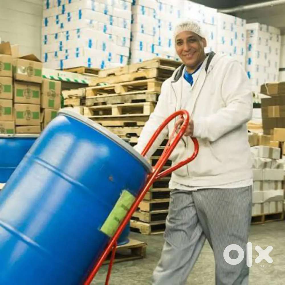 Mujhe helper chaiye etp machine khali bethne ka kaam hai