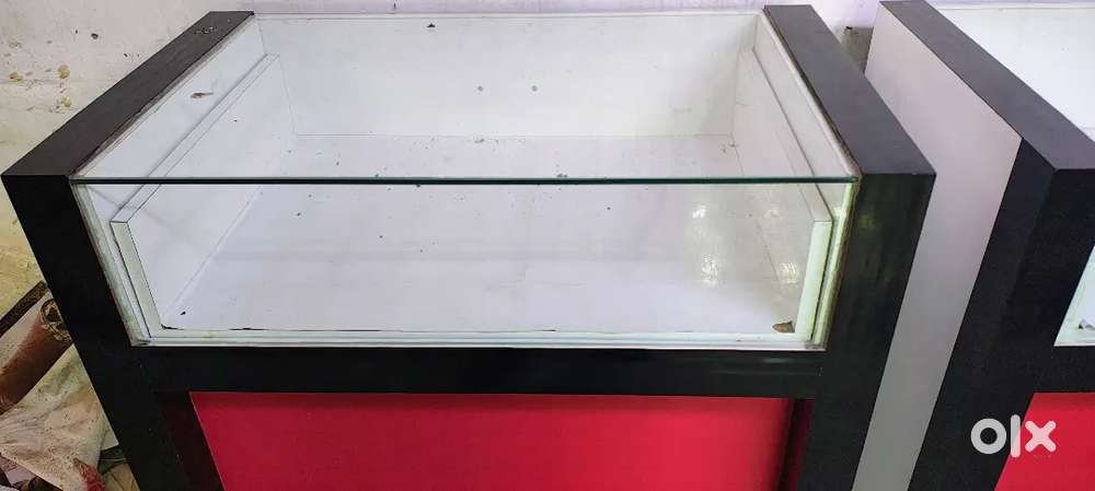 Mobile and product counter wooden. Good Condition