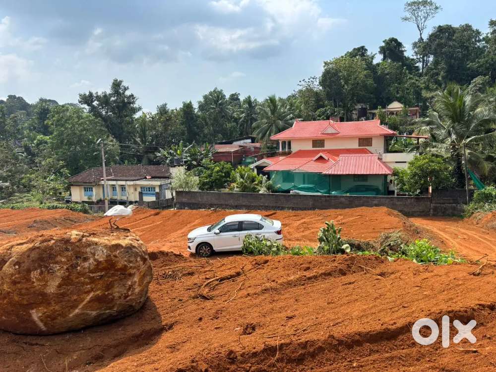 Plot for sale near Manarkad KK road second plot 15 cent