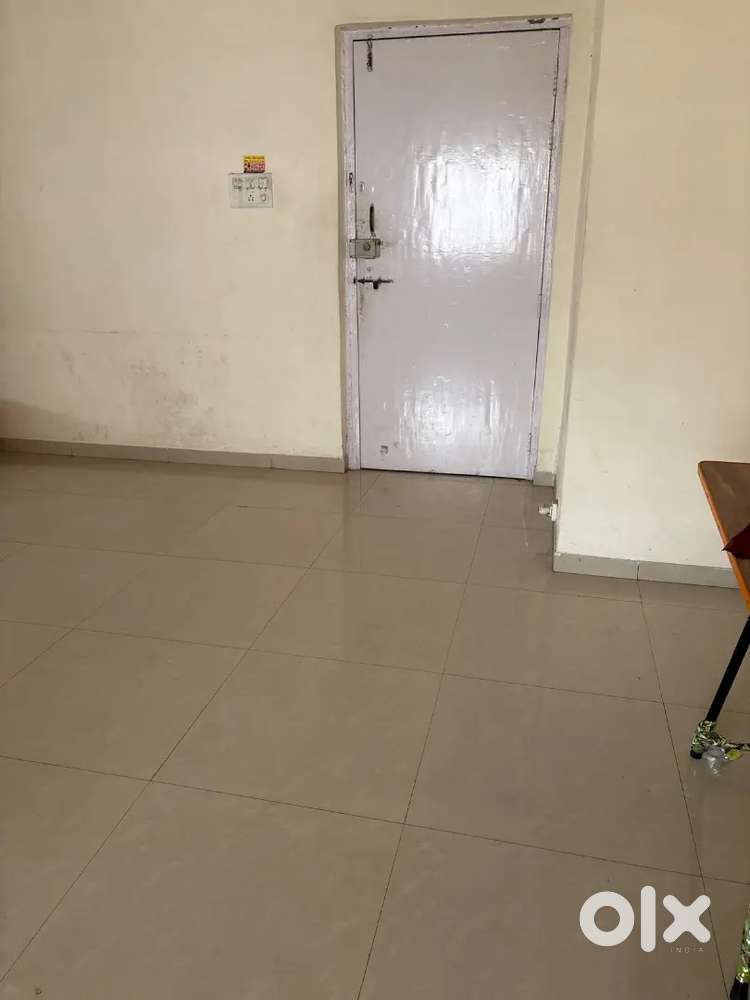 Female flatmate required for master bedroom