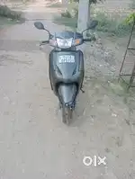 Honda Activa (110 cc) in grey