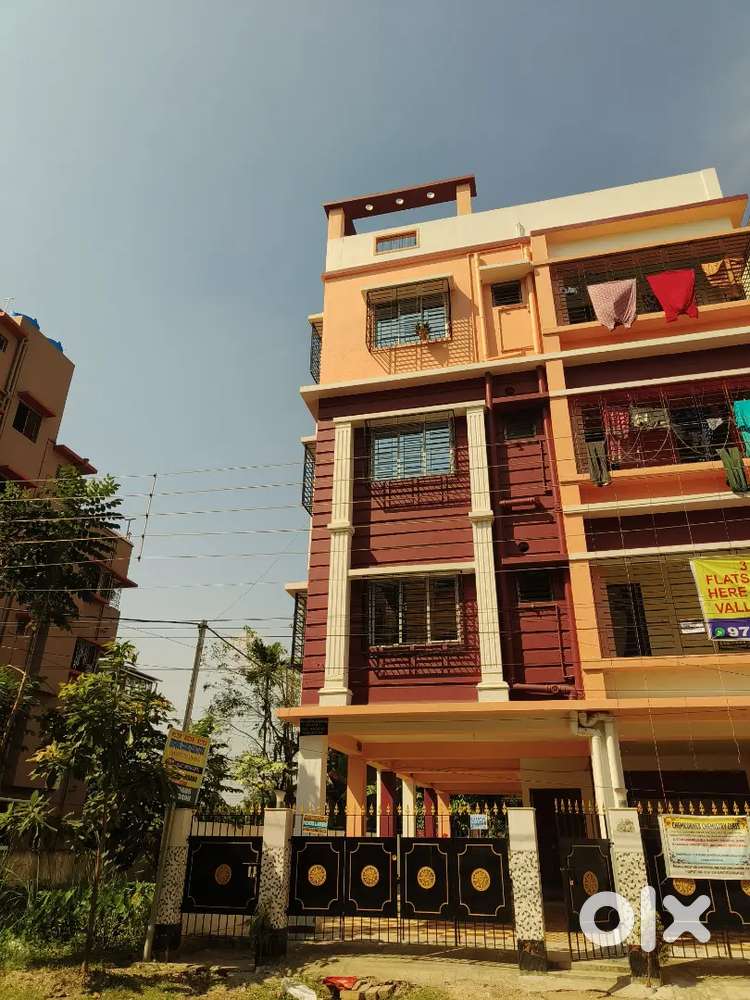 2 bhk flat unused condition