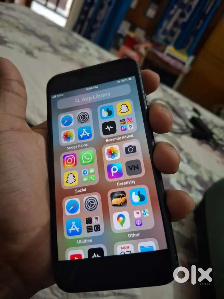 Iphone 7  black 32 gb