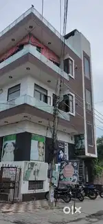 Commercial shop for rent on prime location