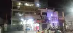 10 by 10 का कमरा लड़कों, पुरुषों के लिए उपलब्ध है