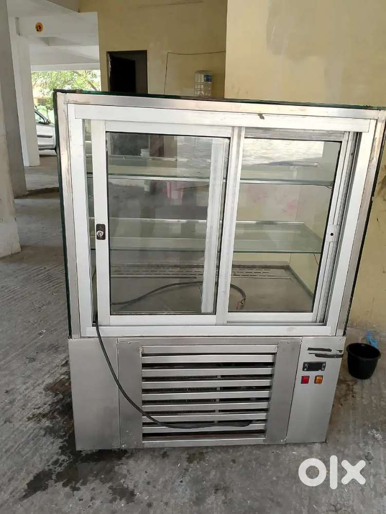 Cake display 3 ft sale