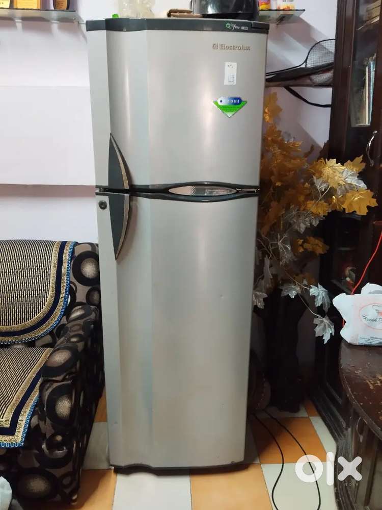 Electrolux Double Door Fridge in Very good Condition