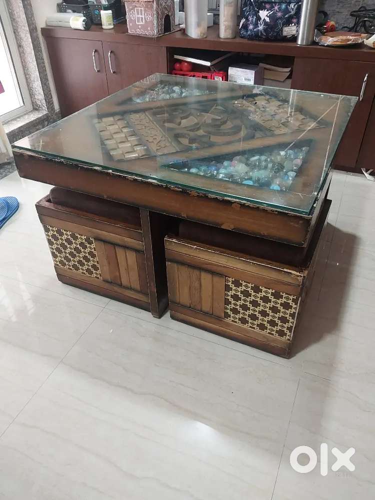 Centre Table with 4 seats