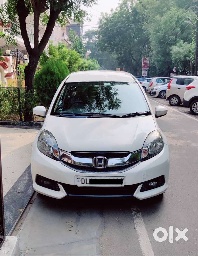 Honda Mobilio Petrol 1.5V i-VTEC Excellent Condition Luxury Car