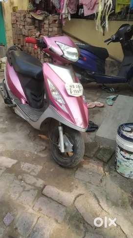 Sell my TVs streak very good condition all pepar available but fail