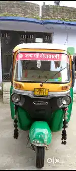 Bajaj CNG auto
