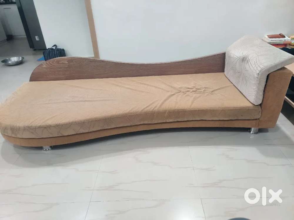 Bharitya Bethak Sofa